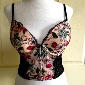 Victoria’s Secret 34C bra or a bra top floral